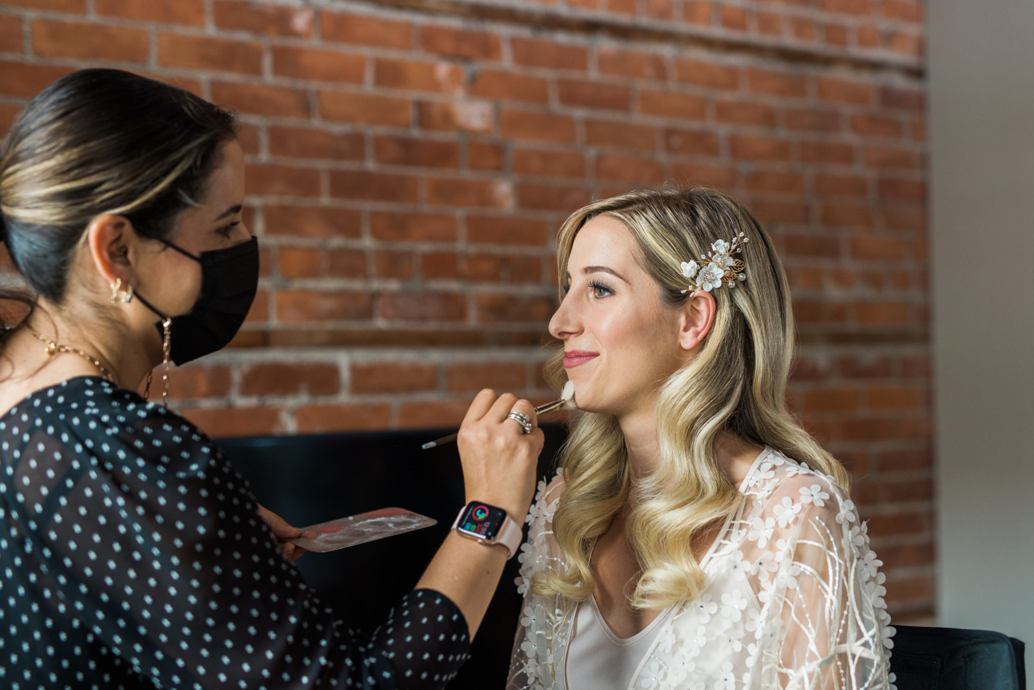 bridal beauty couture doing the bride's makeup on wedding day in detroit michigan